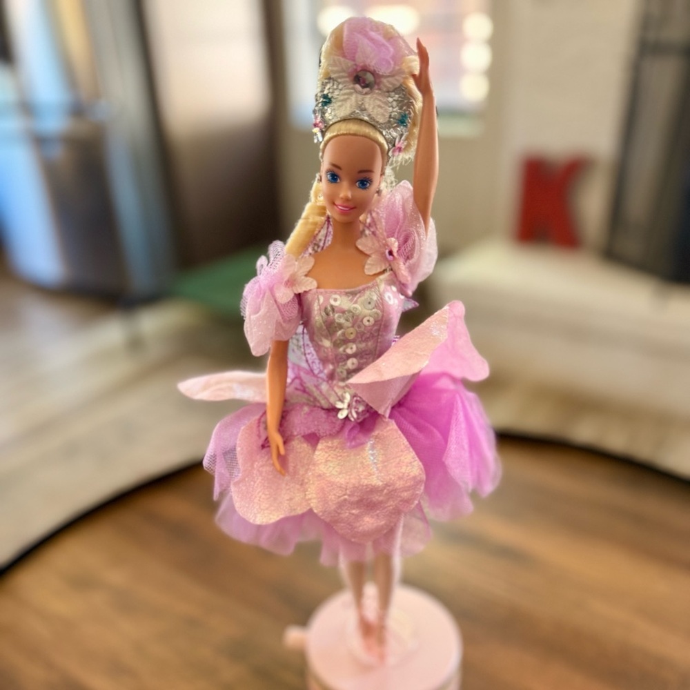 1991 Collectors 💖 Edition of Original Nutcracker Ballerina Doll w/ Music 🎼 Base